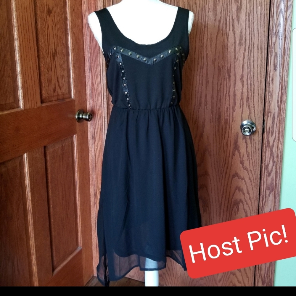 FOREVER 21 Sleeveless Studded Dress